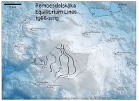 A topographical map showing the Rembesdalskåka outlet glacier of Hardangerjøkulen ice cap in Norway. Elevation is depicted by gray contours and a colour ramp from dark blue (low) to white (high). Within Hardangerjøkulen, a dashed line denotes the extent of Rembesdalskåka. Across which are several black lines, each one with a year label (from lowest elevation to highest: 1989, 1993, 2000, 1973, 2017, 1991, 1985, 2019, 1966). Around the edge of the ice cap several mountain peaks are labelled. A scale bar in the top right indicates that the whole map is ~20 km across. Several lakes are shown in a dark blue. The title / legend in the bottom left reads: 'Rembesdalskåka Equilibrium Line'. Credits along the bottom read: 'by:tlohde / Copernicus Global DEM (ESA) / Raup et al., (2007) The GLIMS Geospatial Glacier Database / Fluctuations of Glaciers Database, World Glacier Monitoring Service / OpenStreetMap contributors'